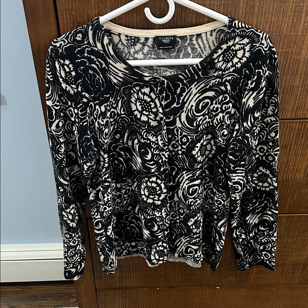 Talbots Petites Black & White Button Down Sweater. 100% Merino Wool. Size XS